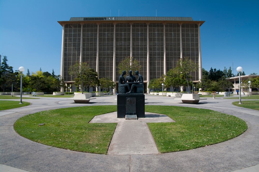 fresno county superior court        
        <figure class=